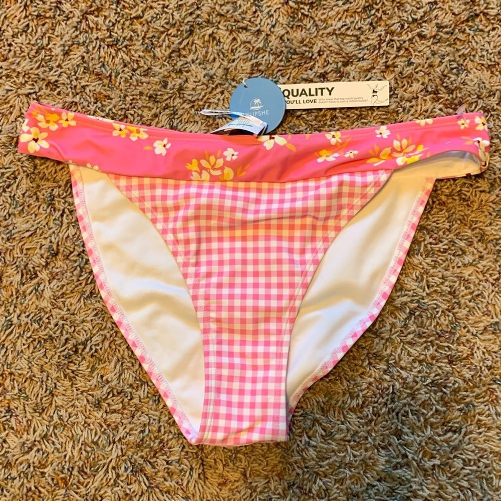 NWT Women’s Cupshe Pastel Pink Checkered Floral Picnic Swimsuit Bikini Bottoms